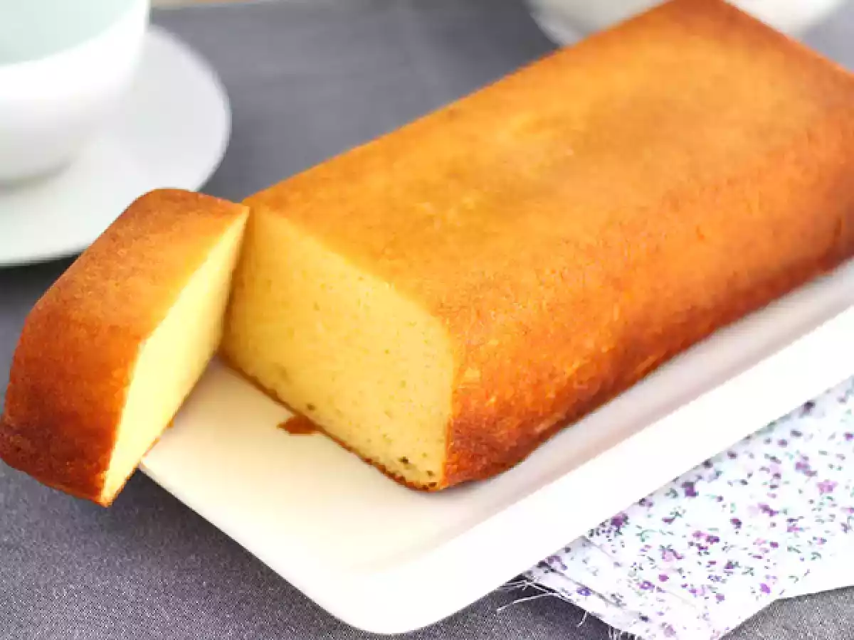 Pysznie wilgotne ciasto z mlekiem skondensowanym