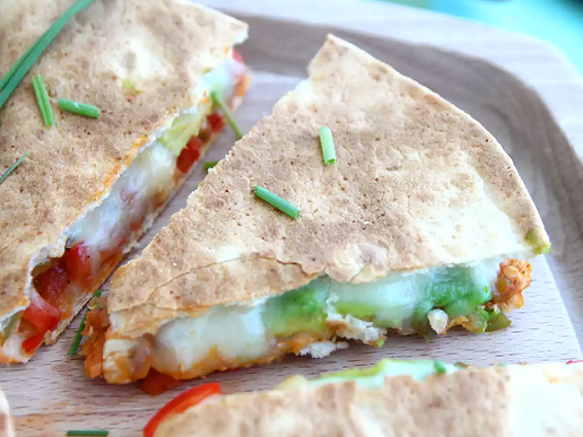 Quesadillas z kurczakiem i awokado - zdjęcie 3