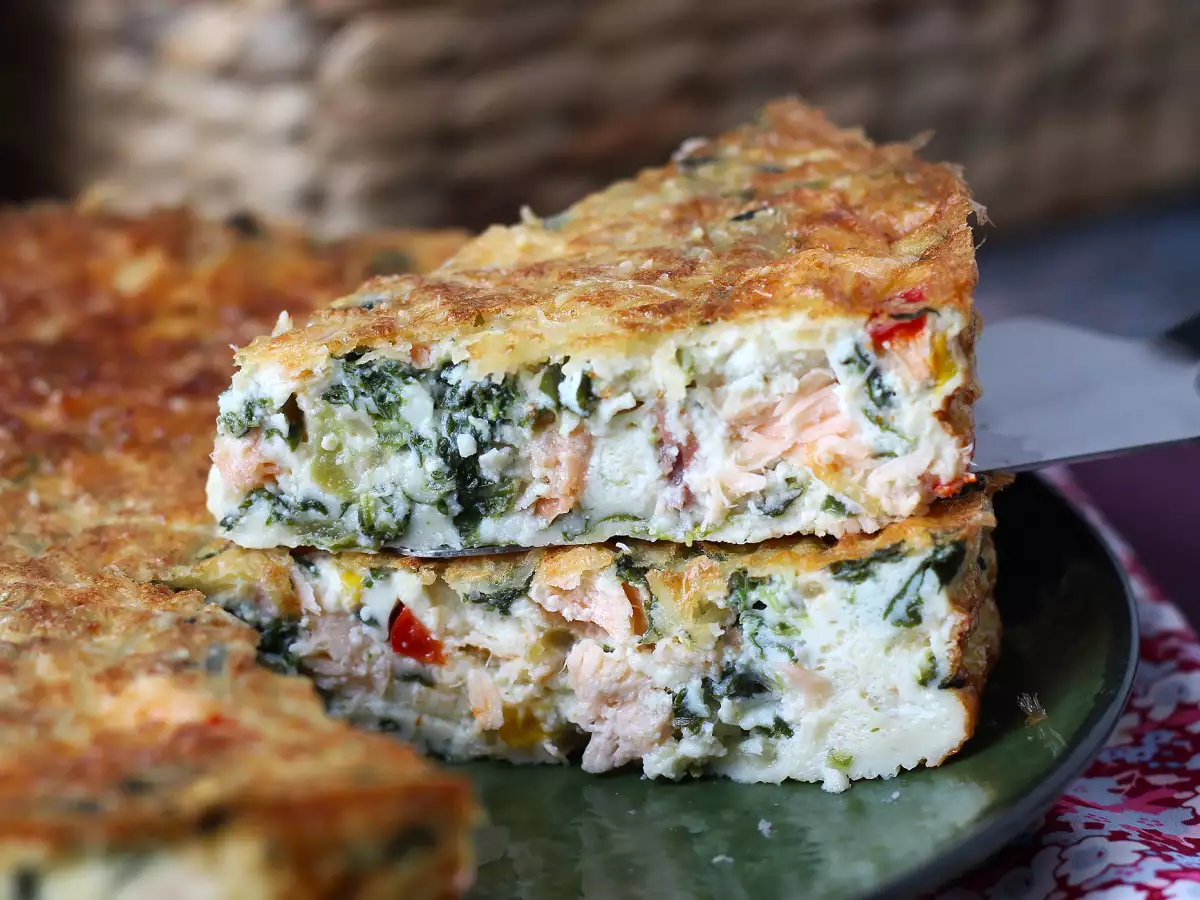 Quiche bez ciasta z łososiem, szpinakiem i serkiem wiejskim - zdjęcie 5