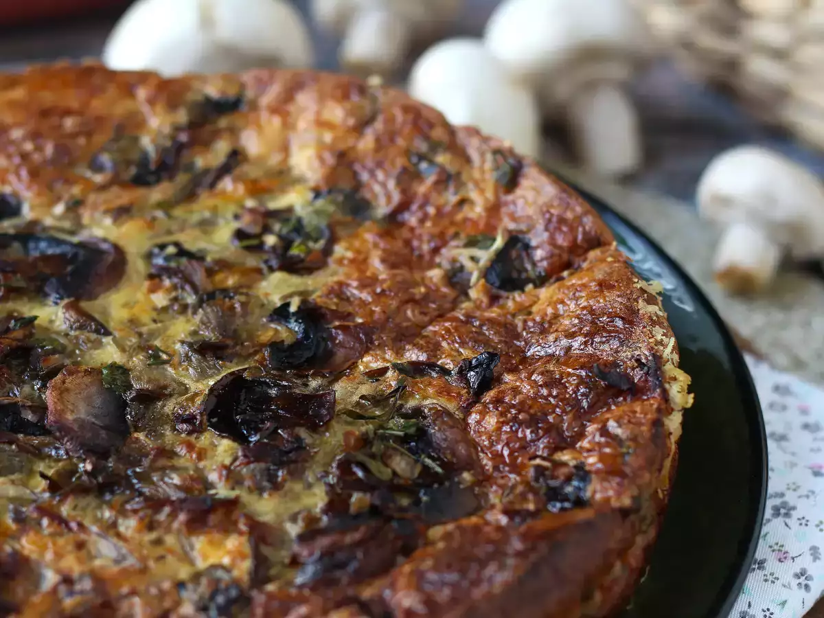 Quiche bez ciasta z pieczarkami, boczkiem i serkiem wiejskim - zdjęcie 3