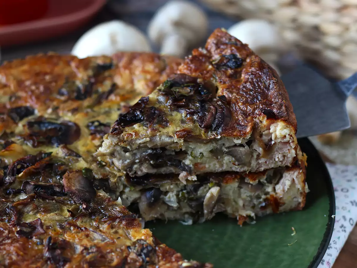 Quiche bez ciasta z pieczarkami, boczkiem i serkiem wiejskim - zdjęcie 6