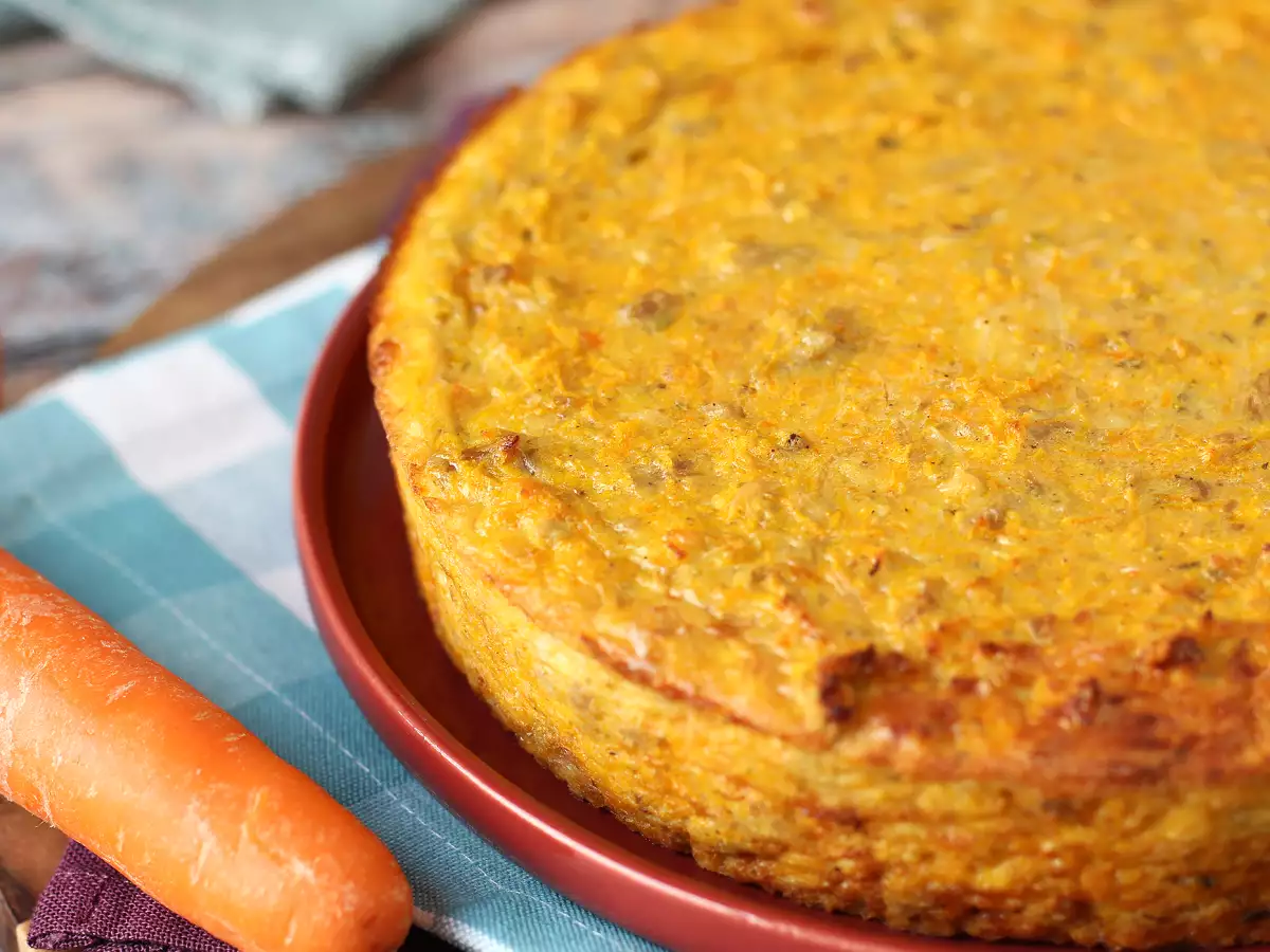 Quiche bez ciasta z tuńczykiem, marchewką i serkiem wiejskim: łatwa i bogata w białko - zdjęcie 4
