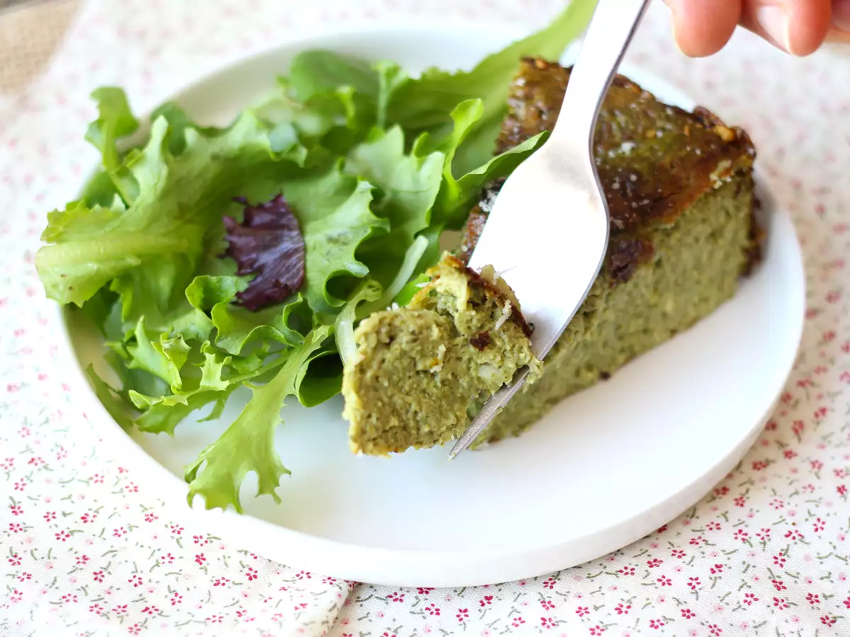 Quiche bez ciasta ze szpinakiem i serem gouda