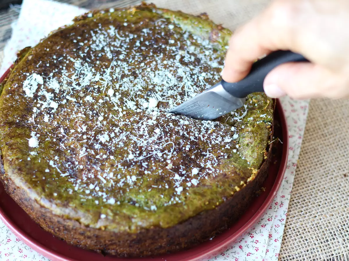Quiche bez ciasta ze szpinakiem i serem gouda - zdjęcie 3