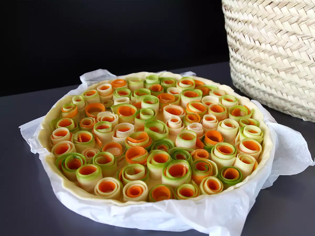 Quiche z różami z cukinii i marchewki - zdjęcie 3