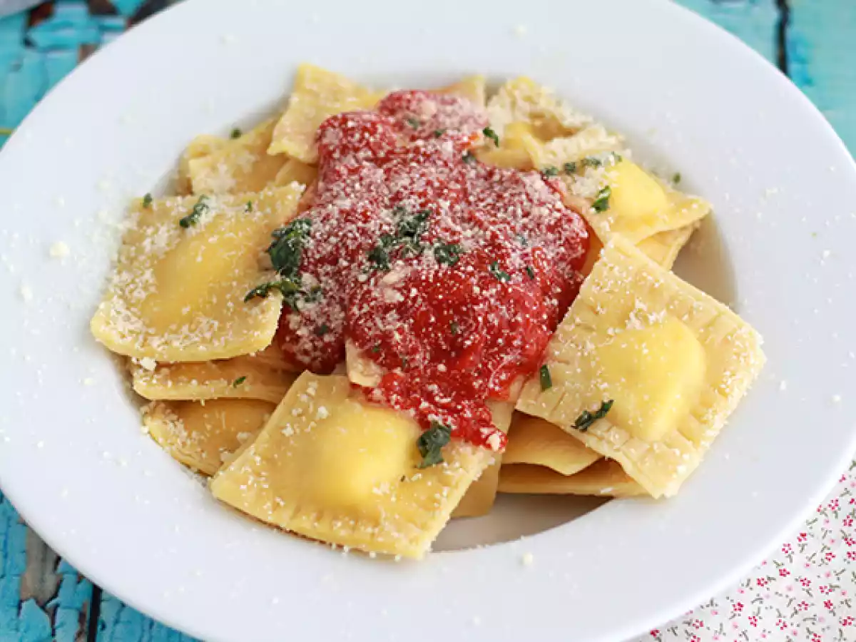 Ravioli z ricottą, przepis krok po kroku
