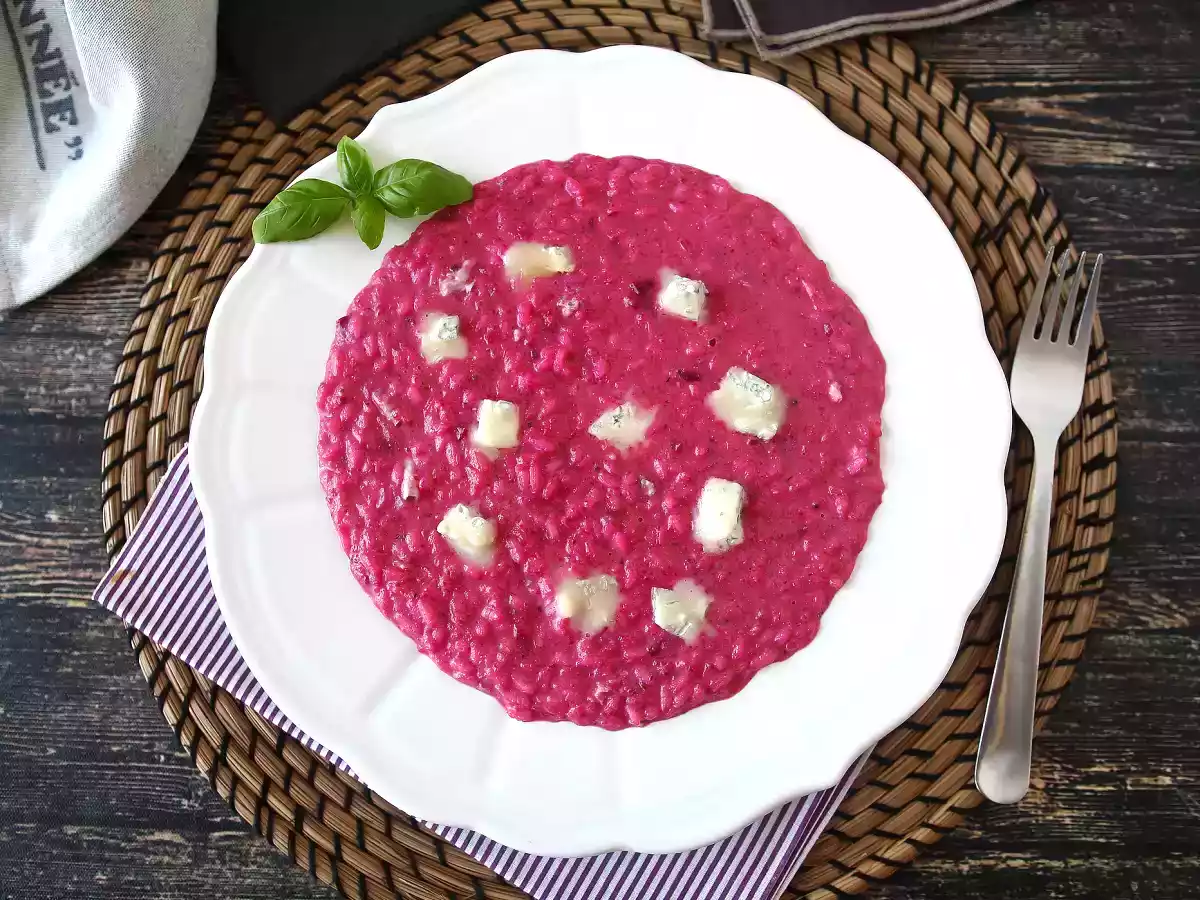 Risotto z burakami i gorgonzolą: eksplozja kolorów i intensywnych smaków - zdjęcie 3