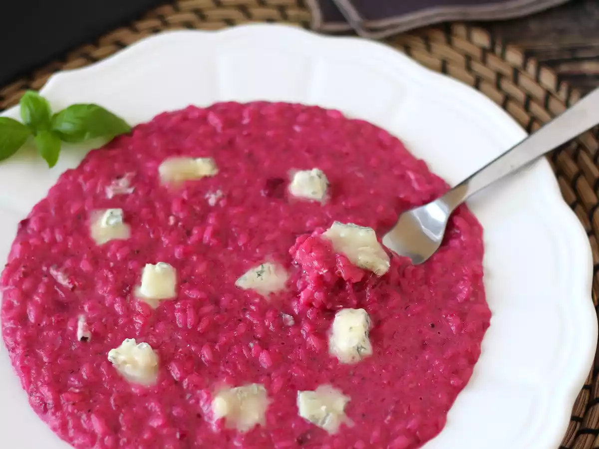 Risotto z burakami i gorgonzolą: eksplozja kolorów i intensywnych smaków - zdjęcie 4