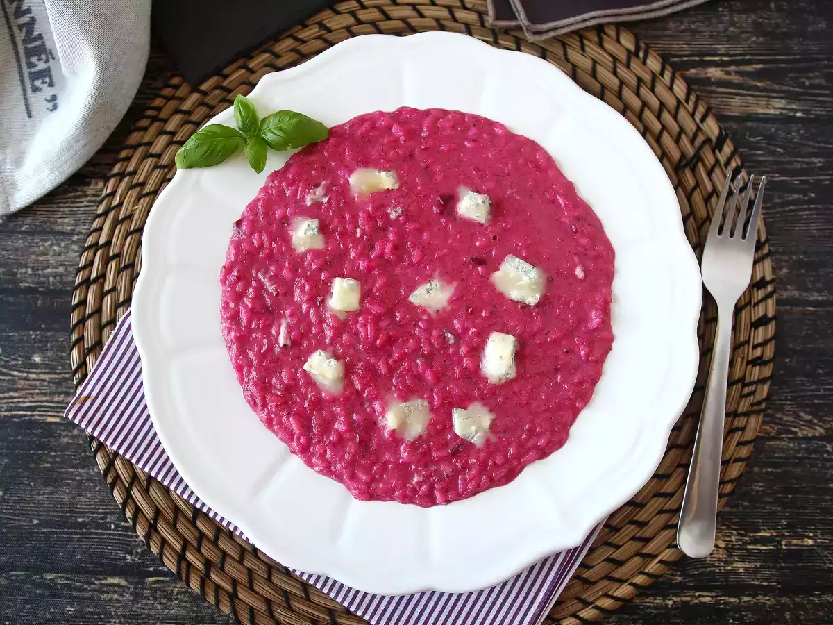 Risotto z burakiem i gorgonzolą: eksplozja kolorów i intensywnych smaków - zdjęcie 3