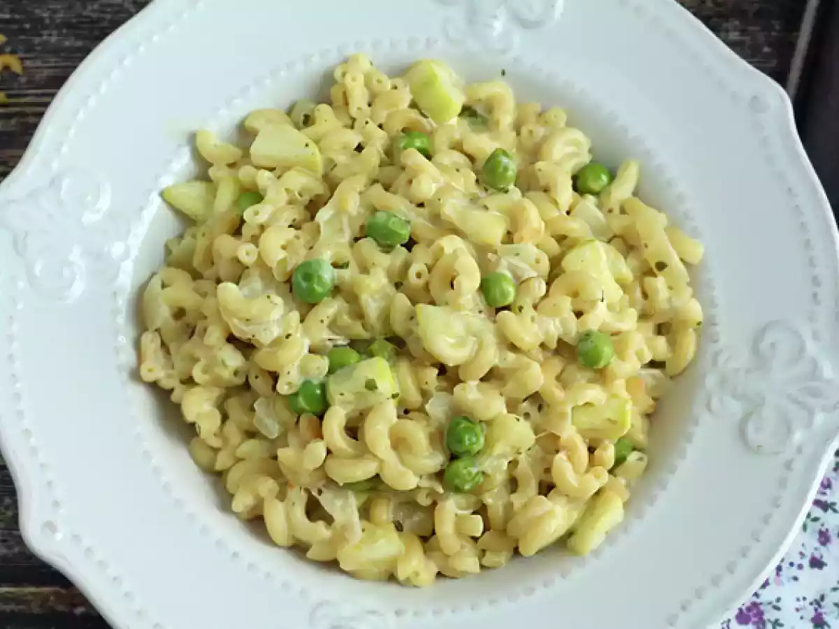 Risotto z coquillettes, groszkiem, cukinią, czosnkiem i serem ziołowym - zdjęcie 4