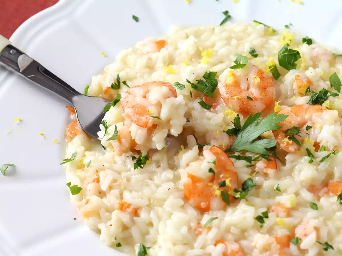 Risotto z krewetkami i cytryną, eleganckie i łatwe pierwsze danie - zdjęcie 2