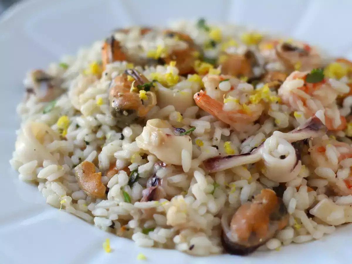 Risotto z mrożonymi owocami morza – szybkie i smaczne danie - zdjęcie 4