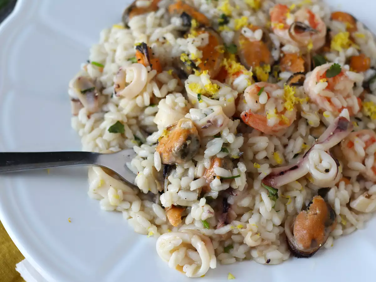 Risotto z mrożonymi owocami morza – szybkie i smaczne danie - zdjęcie 5