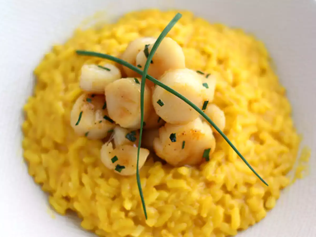 Risotto z przegrzebkami i szafranem