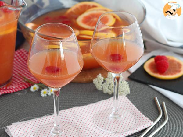 Przepis Różowa sangria z różowym winem