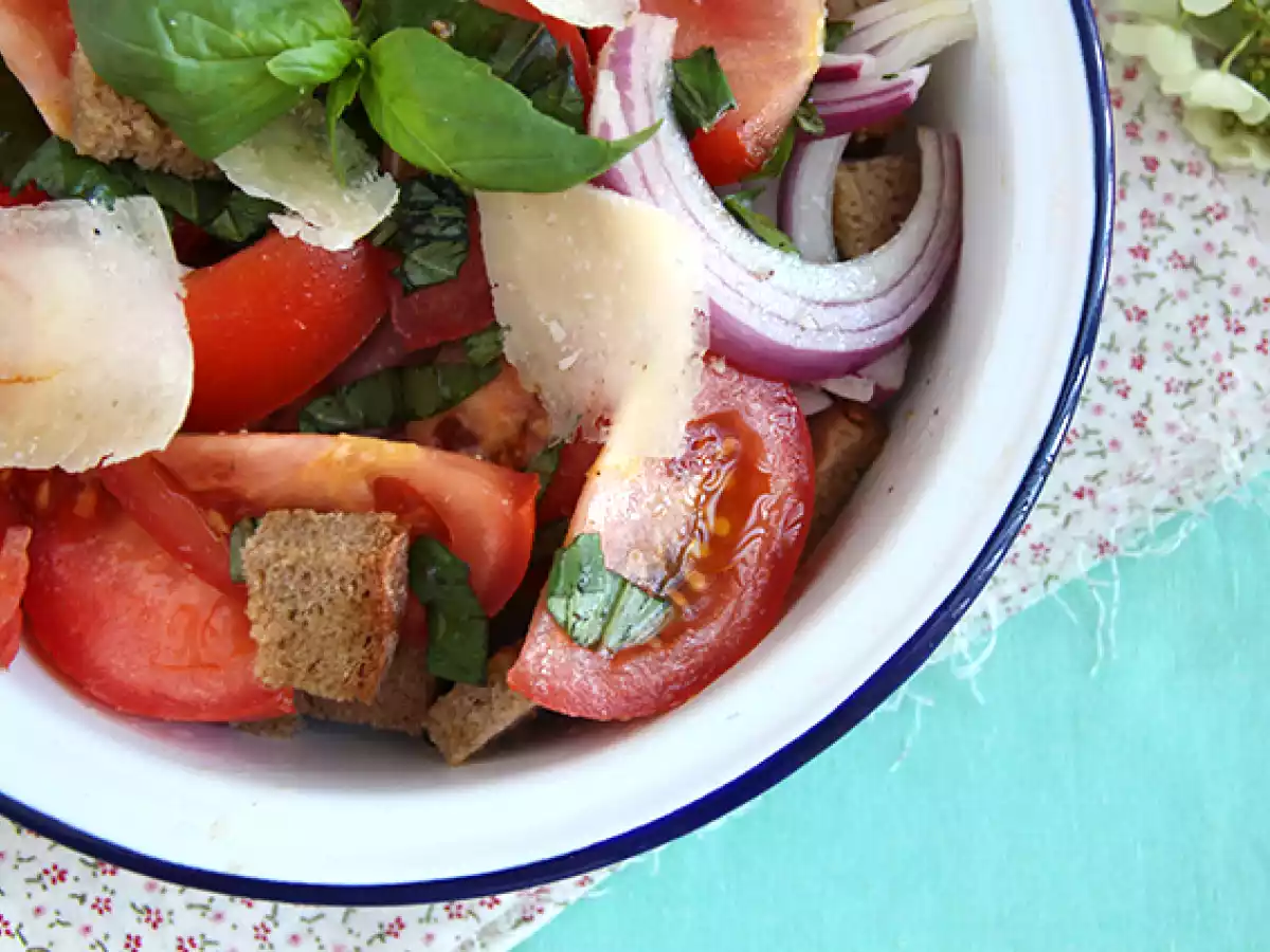 Sałatka panzanella