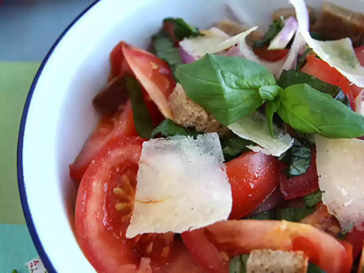 Sałatka panzanella - zdjęcie 3