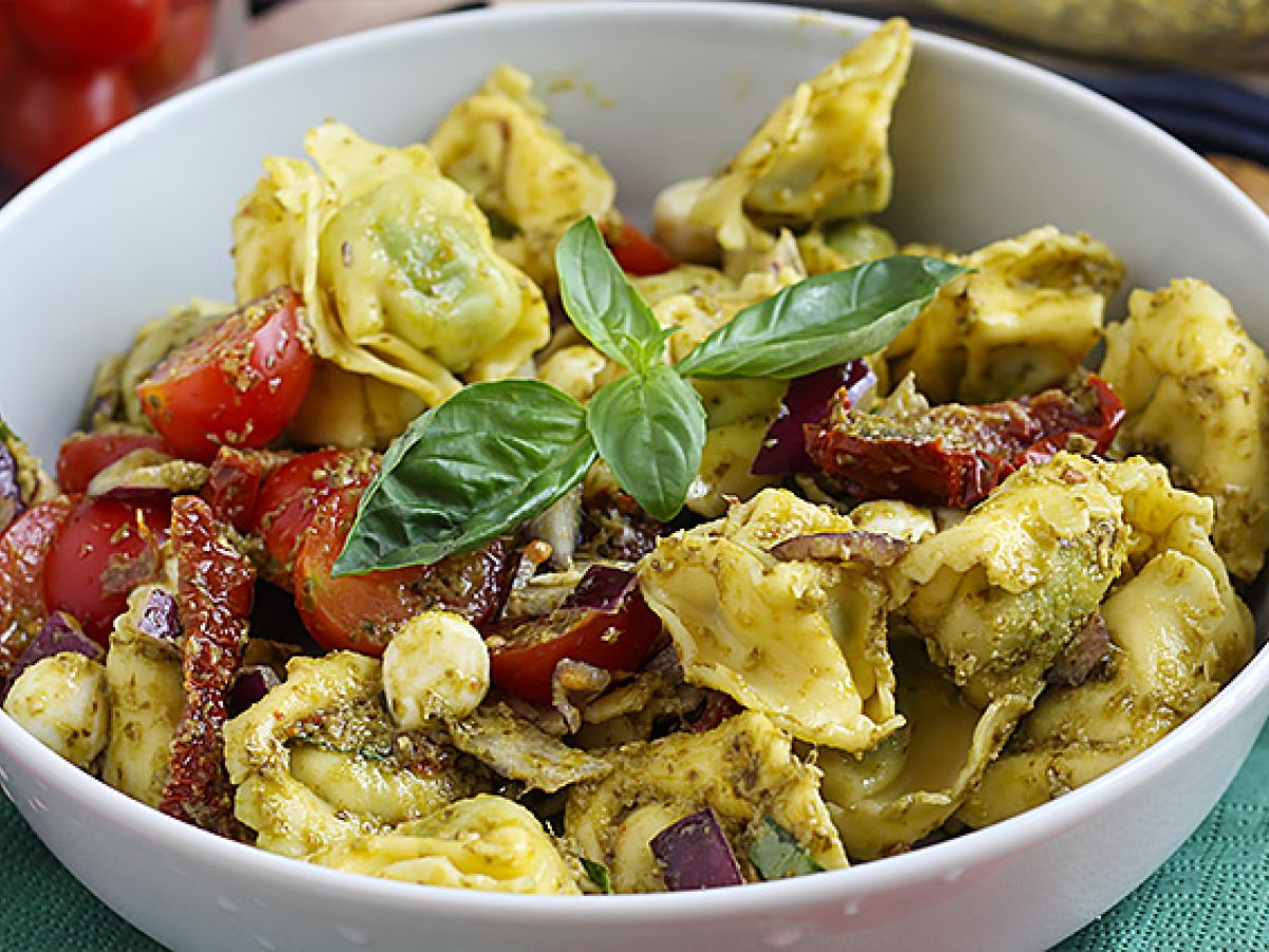 Sałatka z tortellini w pesto - zdjęcie 5
