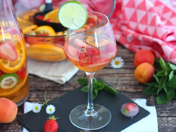 Przepis Sangria z białego wina – biała sangria