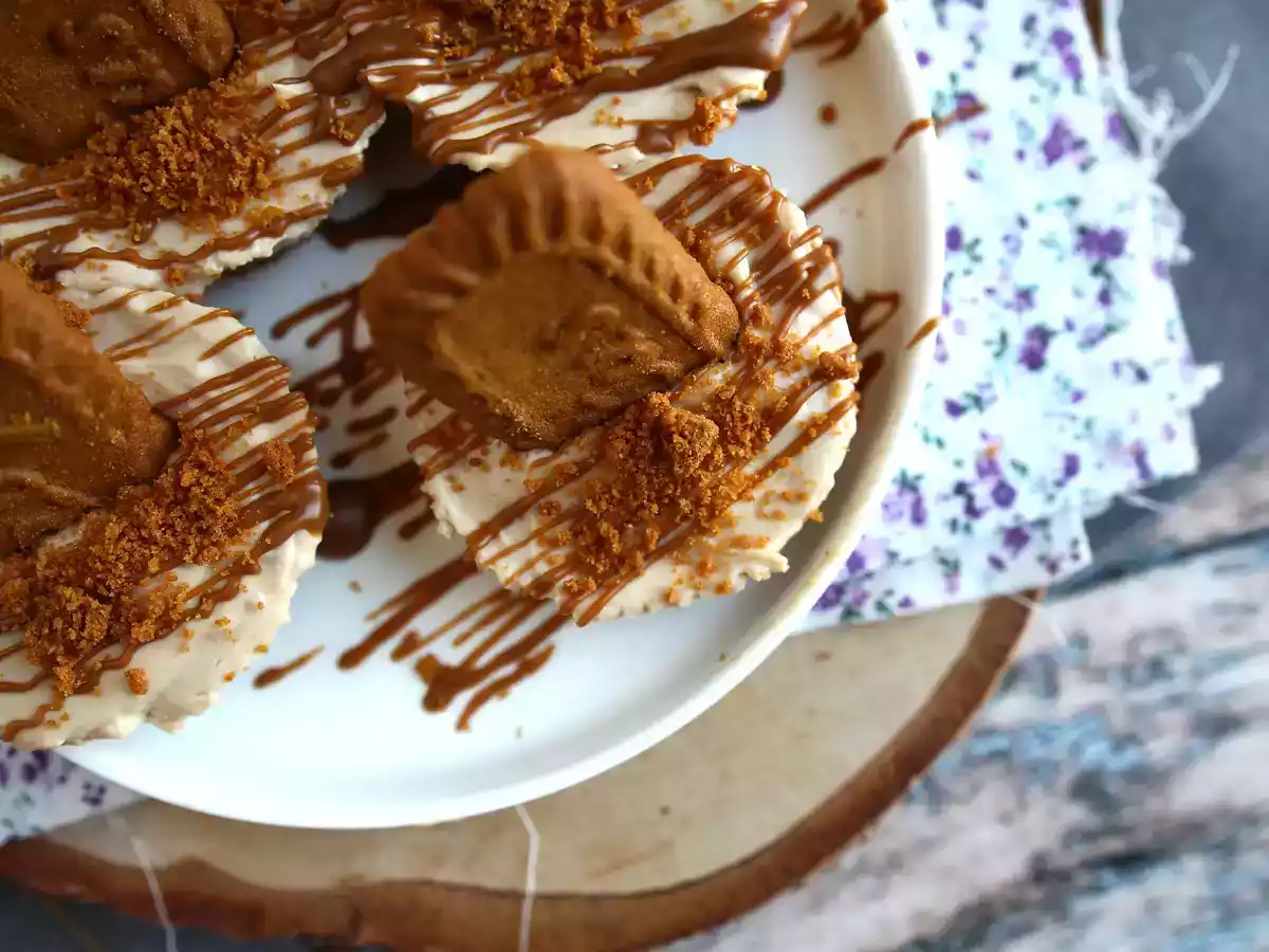 Sernik bez pieczenia z herbatnikami speculoos - zdjęcie 4