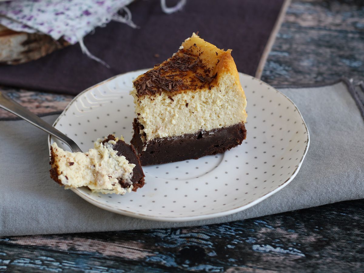 Sernik brownie - zaskakujące połączenie, które zachwyci Twoje kubki smakowe! - zdjęcie 6