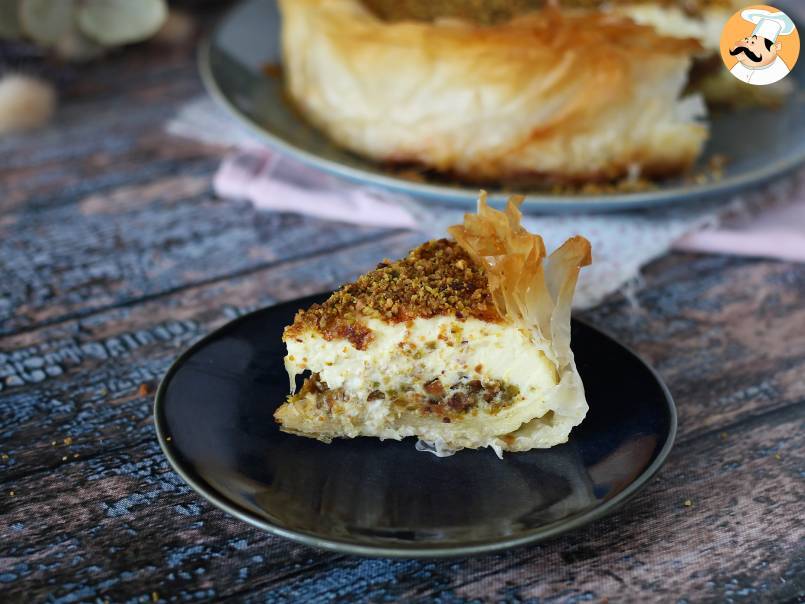 Sernik w stylu baklavy z pistacjami, chrupiący i rozpływający się w ustach - zdjęcie 2