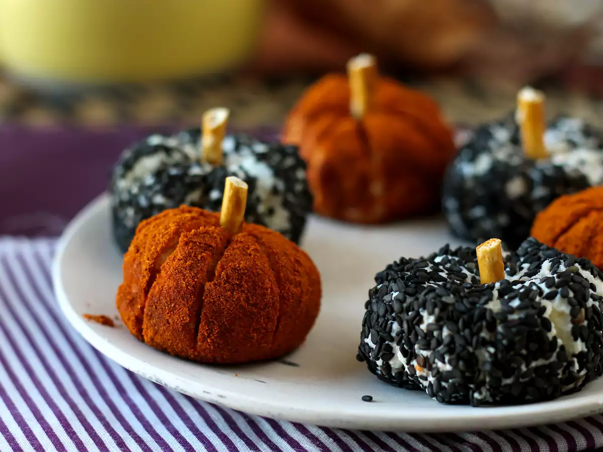 Serowa pasta na Halloween w kształcie dyni – idealna na imprezę! - zdjęcie 2