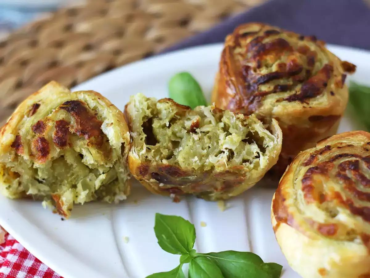 Ślimaczki z ciasta francuskiego z pesto i mozzarellą z air fryera — gotowe w 15 minut! - zdjęcie 3