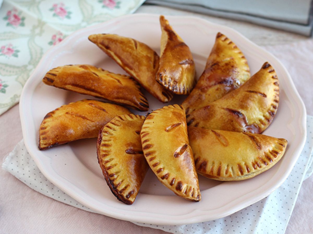 Słodkie empanadillas z dżemem - zdjęcie 2