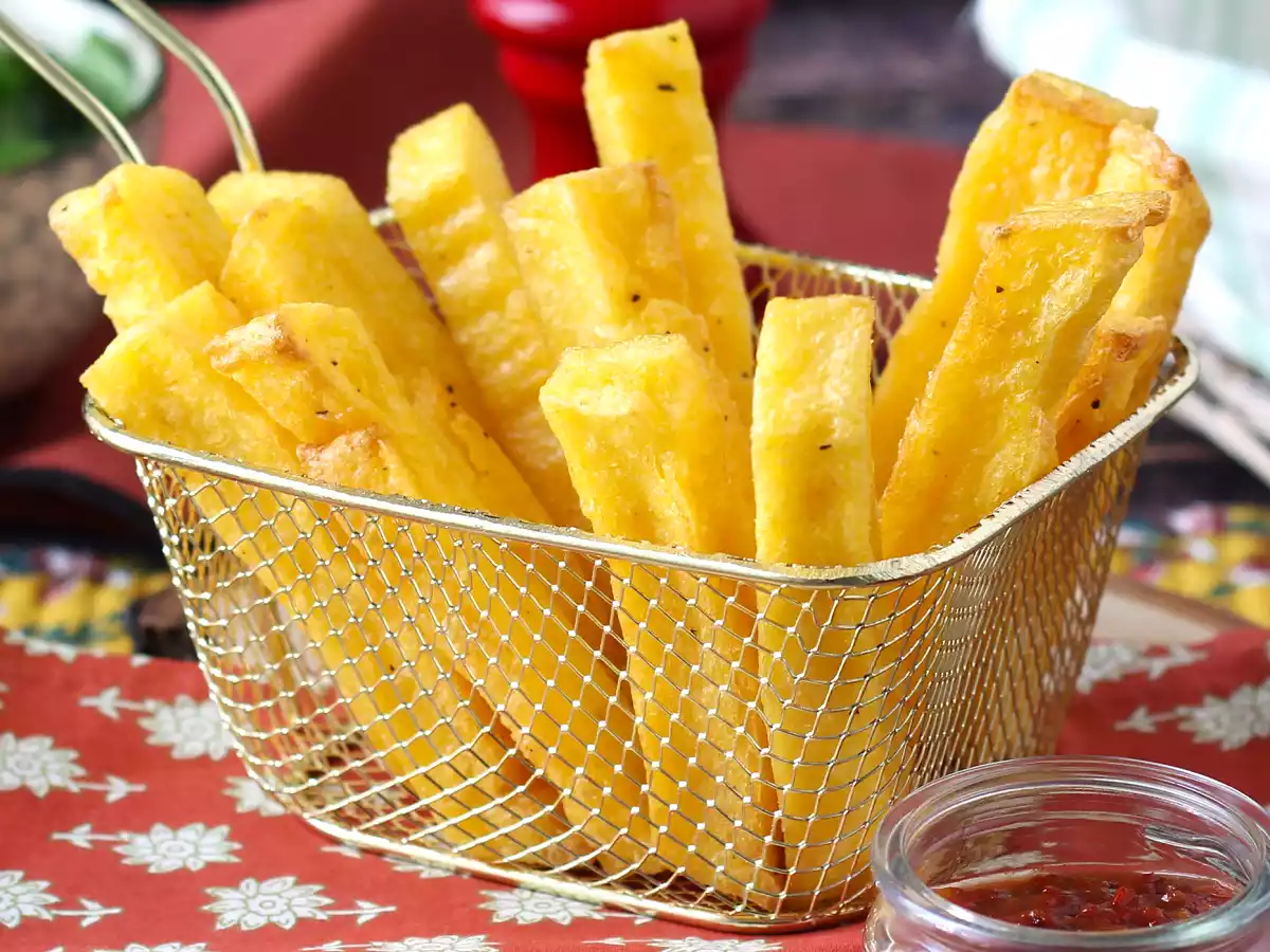 Smażona polenta bez wyrzutów sumienia: chrupiąca, złocista i idealna we frytkownicy powietrznej!