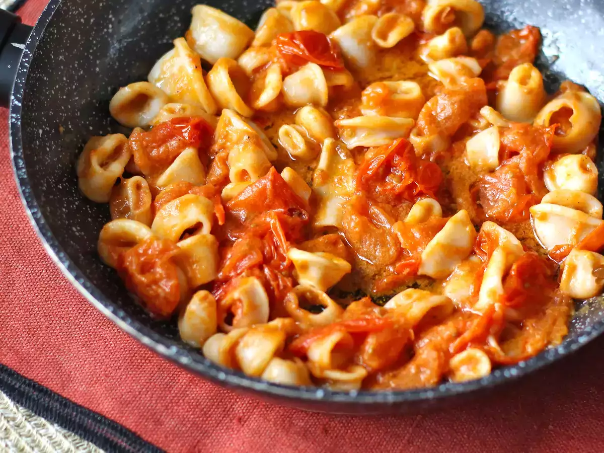 Sos z kalmarów: idealna przyprawa do makaronu - zdjęcie 3