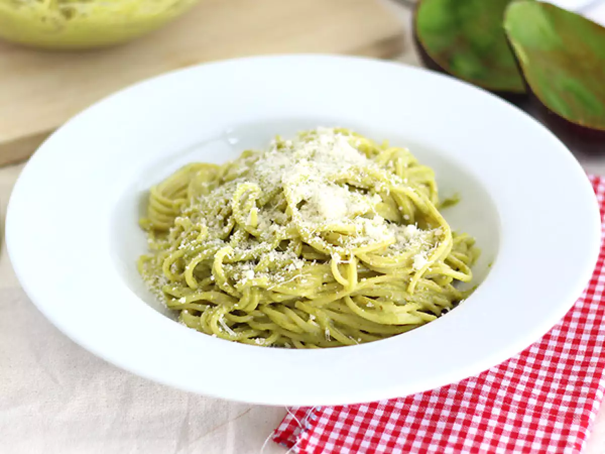 Spaghetti à la carbonara z awokado