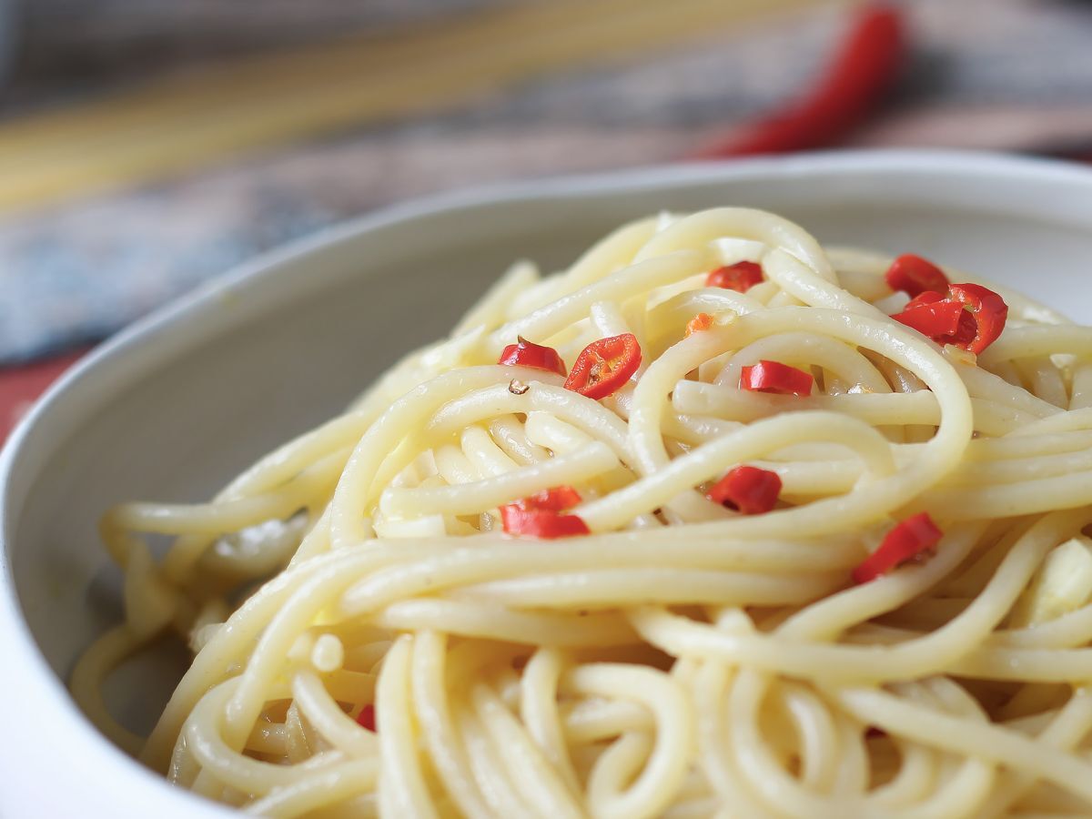 Spaghetti aglio, olio e peperoncino: włoska tradycja na ostatnią chwilę