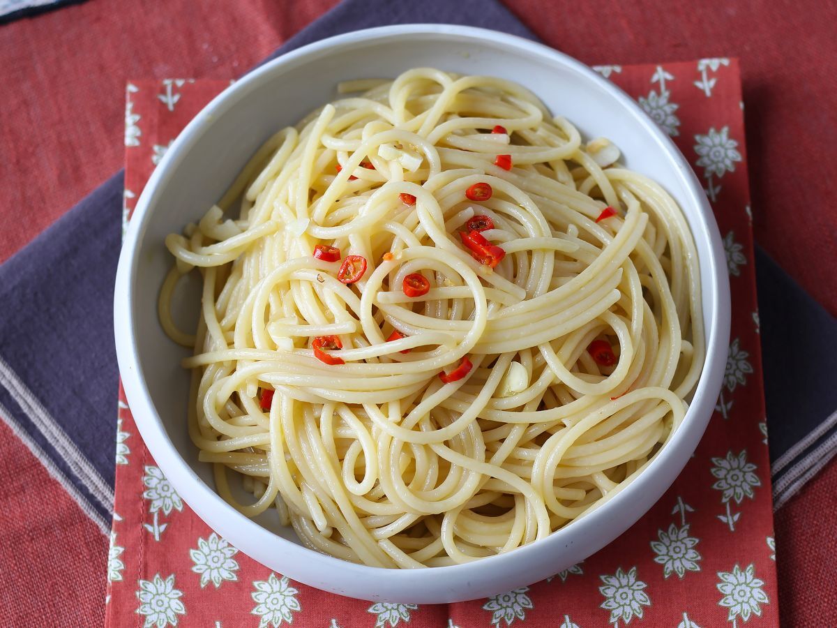 Spaghetti aglio, olio e peperoncino: włoska tradycja na ostatnią chwilę - zdjęcie 3
