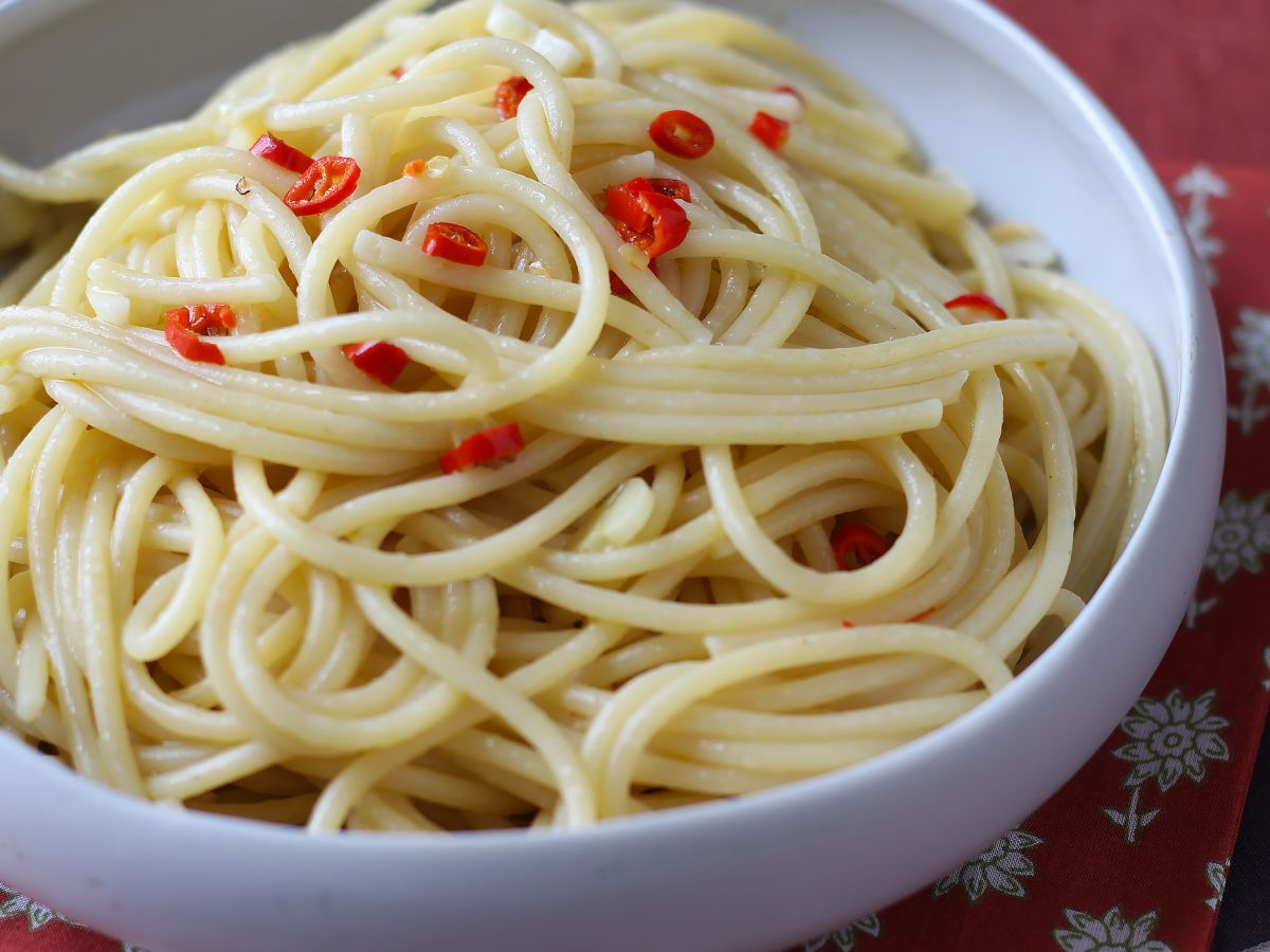 Spaghetti aglio, olio e peperoncino: włoska tradycja na ostatnią chwilę - zdjęcie 5