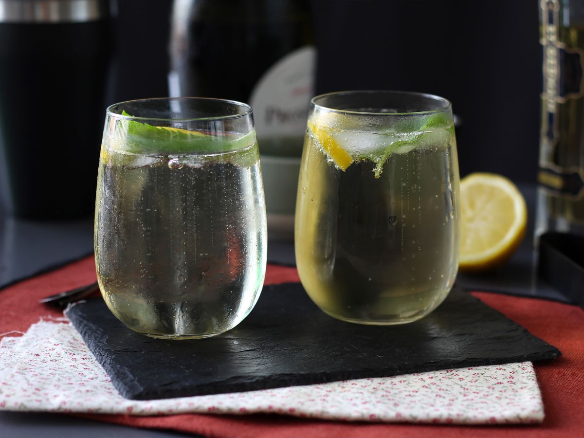 Spritz St-Germain z likierem z kwiatu czarnego bzu - orzeźwiający koktajl na lato