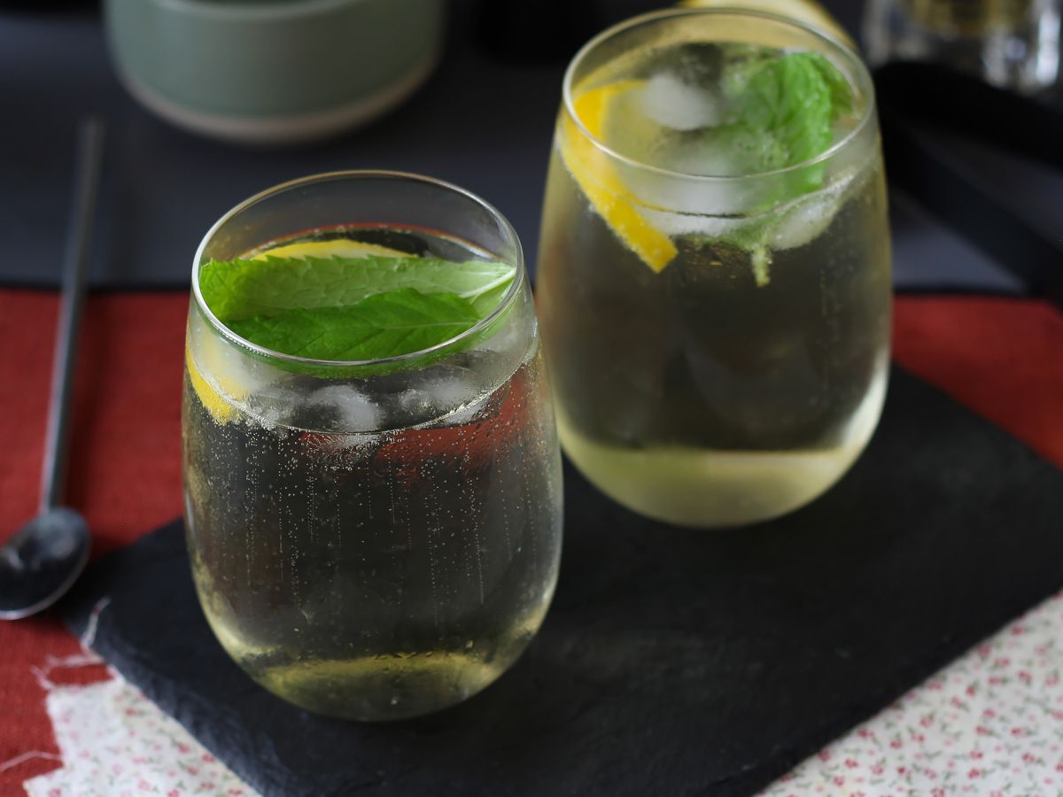 Spritz St-Germain z likierem z kwiatu czarnego bzu - orzeźwiający koktajl na lato - zdjęcie 5