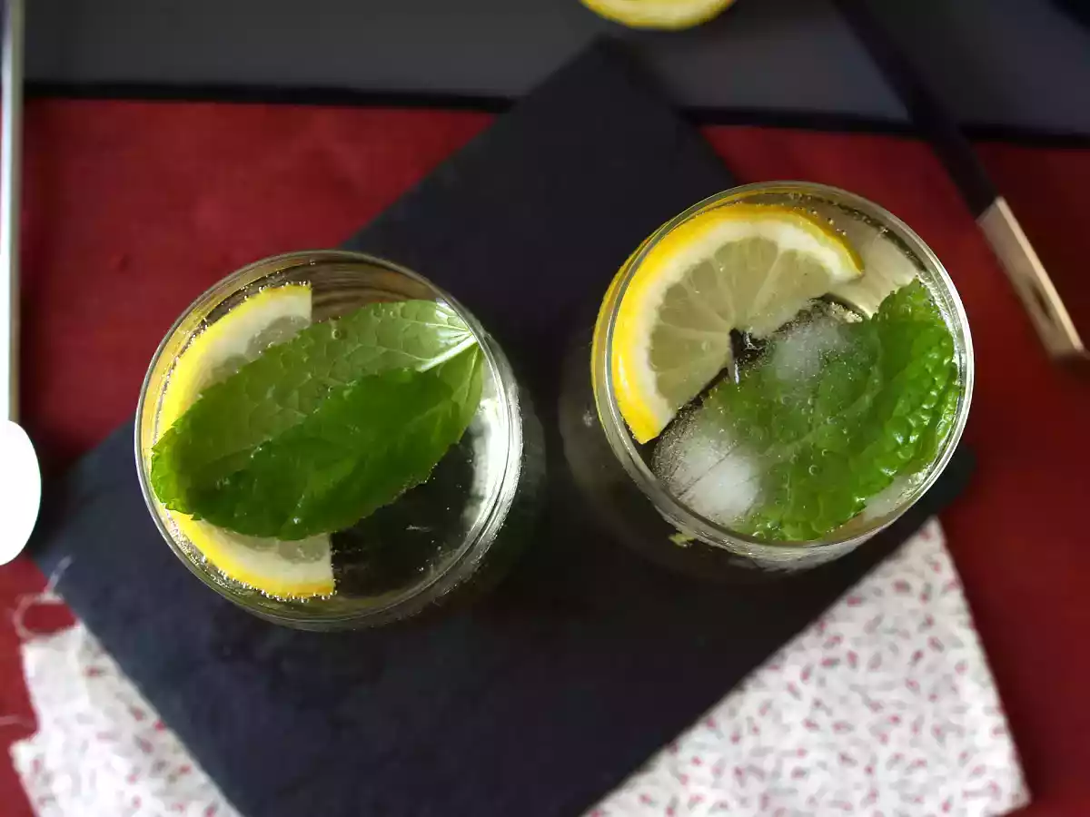 Spritz St-Germain z likierem z kwiatu czarnego bzu - orzeźwiający koktajl na lato - zdjęcie 6
