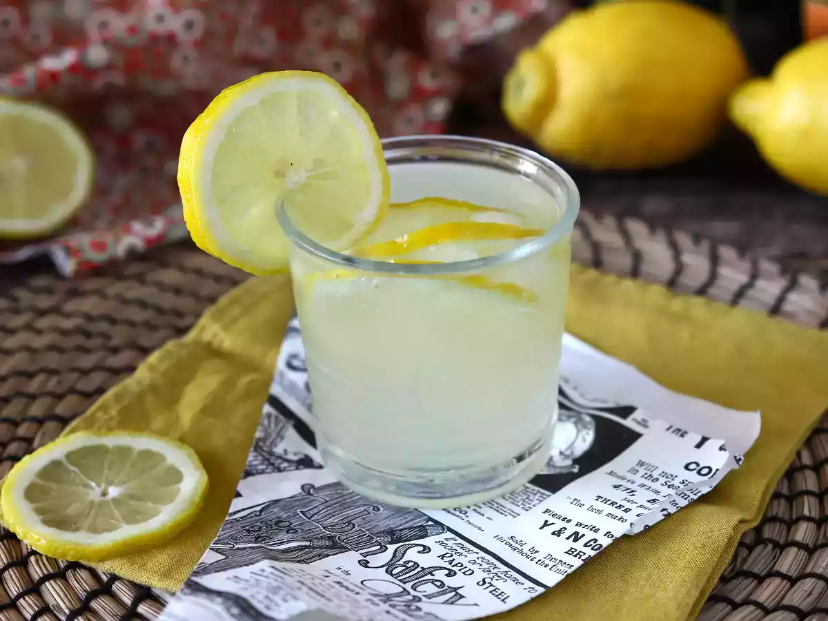 Spritz z limoncello, idealny koktajl na lato!