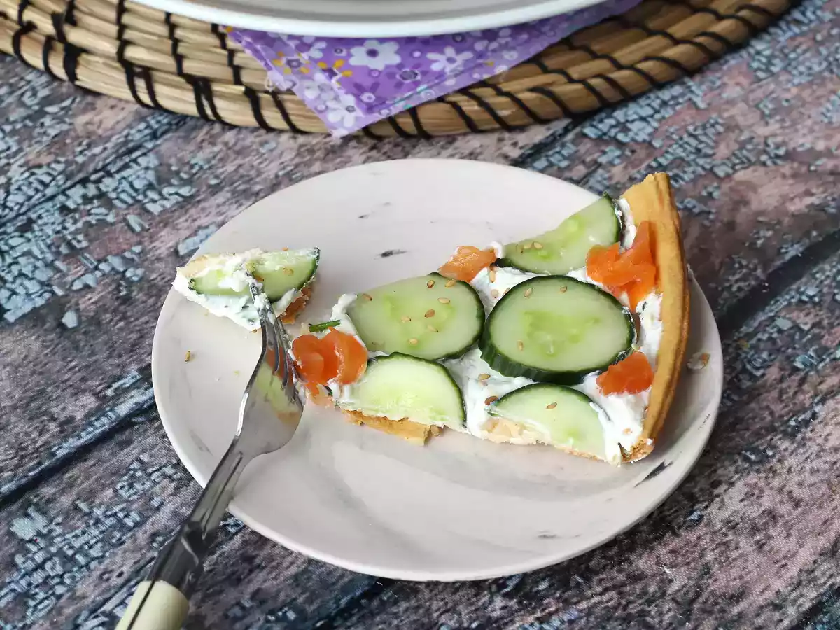 Super orzeźwiająca letnia tarta: ricotta, ogórek i wędzony łosoś - zdjęcie 2