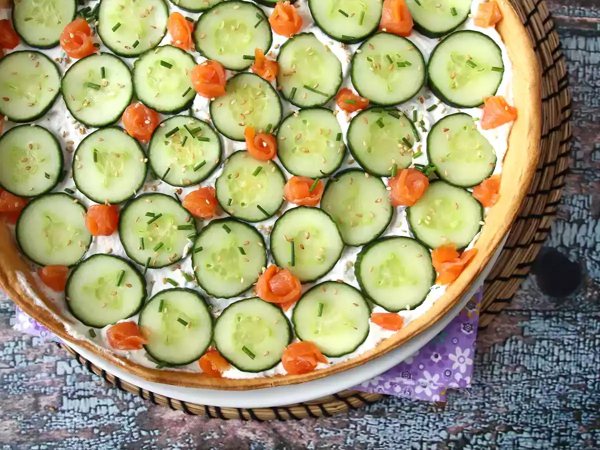 Super orzeźwiająca letnia tarta: ricotta, ogórek i wędzony łosoś - zdjęcie 3