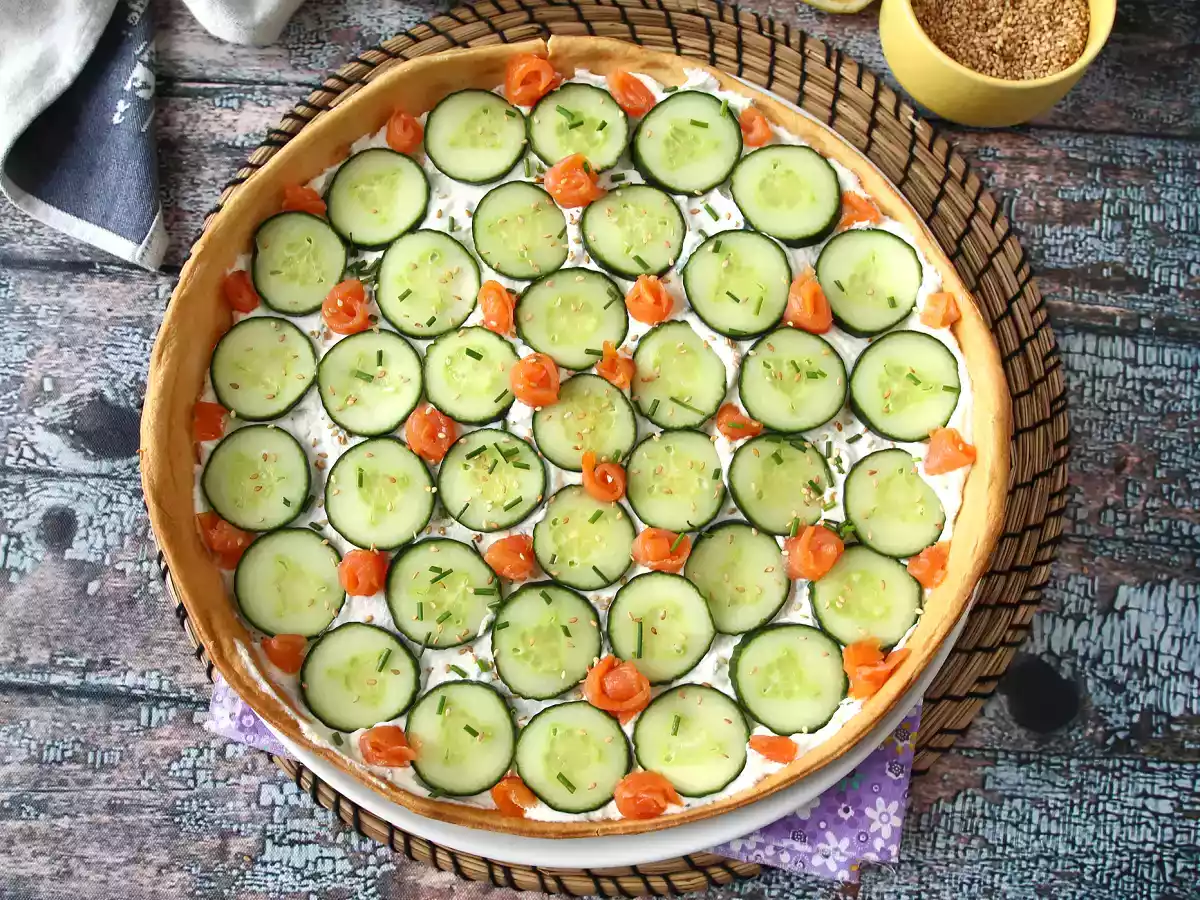 Super orzeźwiająca letnia tarta: ricotta, ogórek i wędzony łosoś - zdjęcie 4