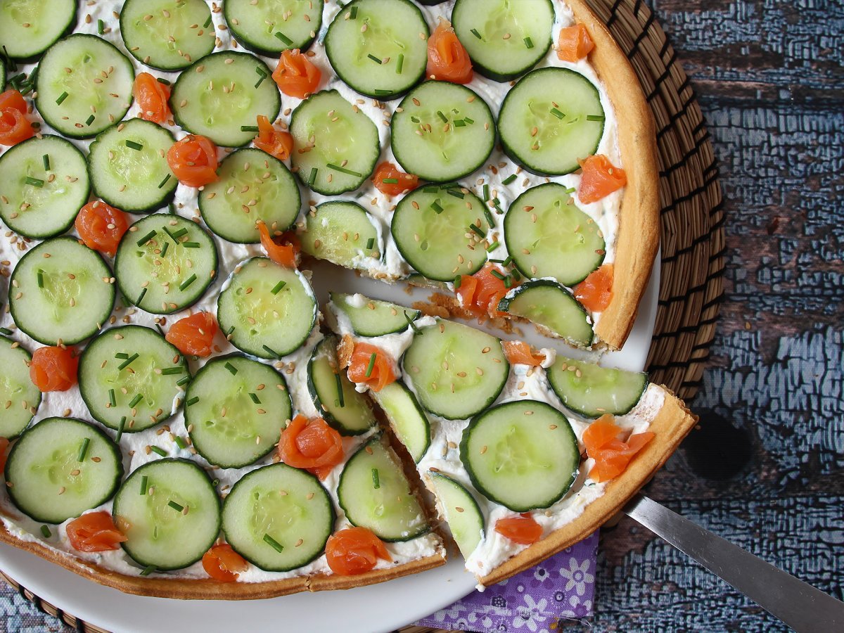 Super orzeźwiająca letnia tarta: ricotta, ogórek i wędzony łosoś - zdjęcie 6