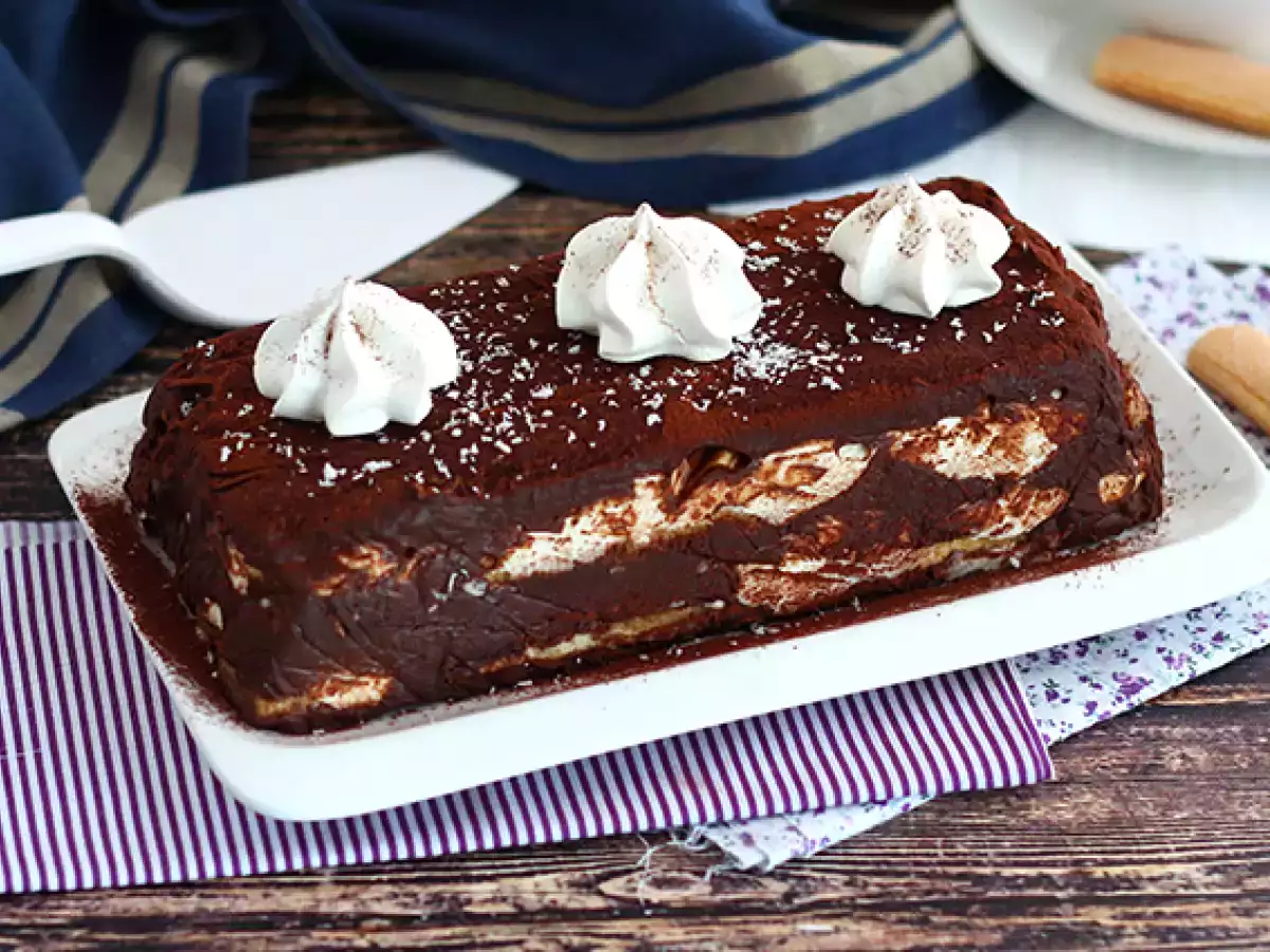 Świąteczna rolada tiramisu – przepis krok po kroku