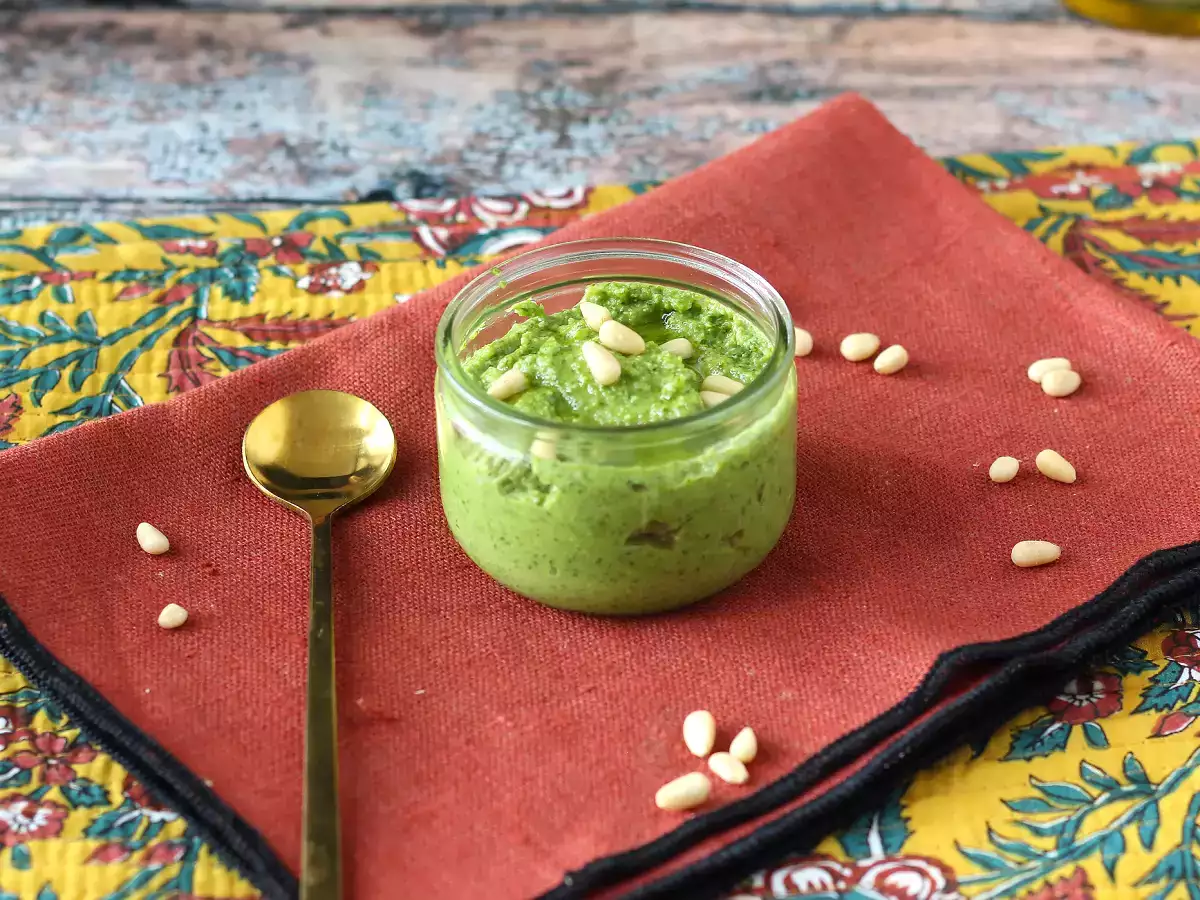 Świeże i kremowe pesto z rukoli w 5 minut - zdjęcie 2