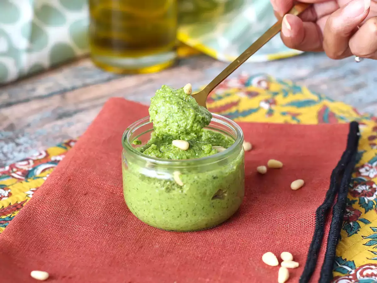 Świeże i kremowe pesto z rukoli w 5 minut - zdjęcie 3