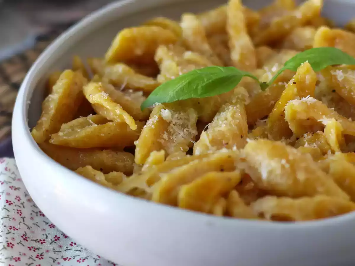 Świeży makaron z butternuta z zaledwie 2 składników - zdjęcie 3