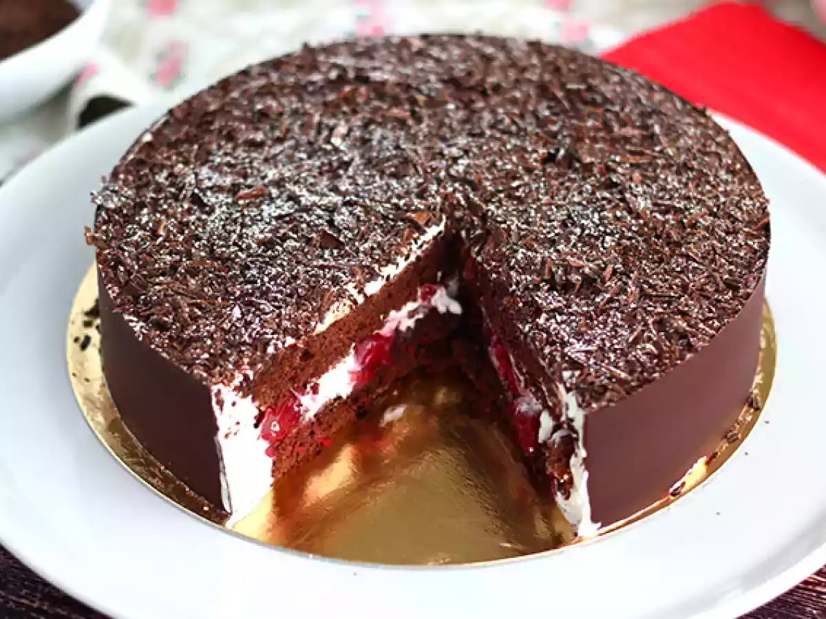 Szczegółowo objaśniona receptura na tort czekoladowy Black Forest