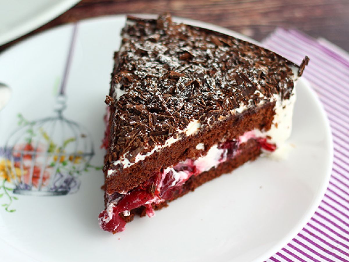 Szczegółowo objaśniona receptura na tort czekoladowy Black Forest - zdjęcie 6