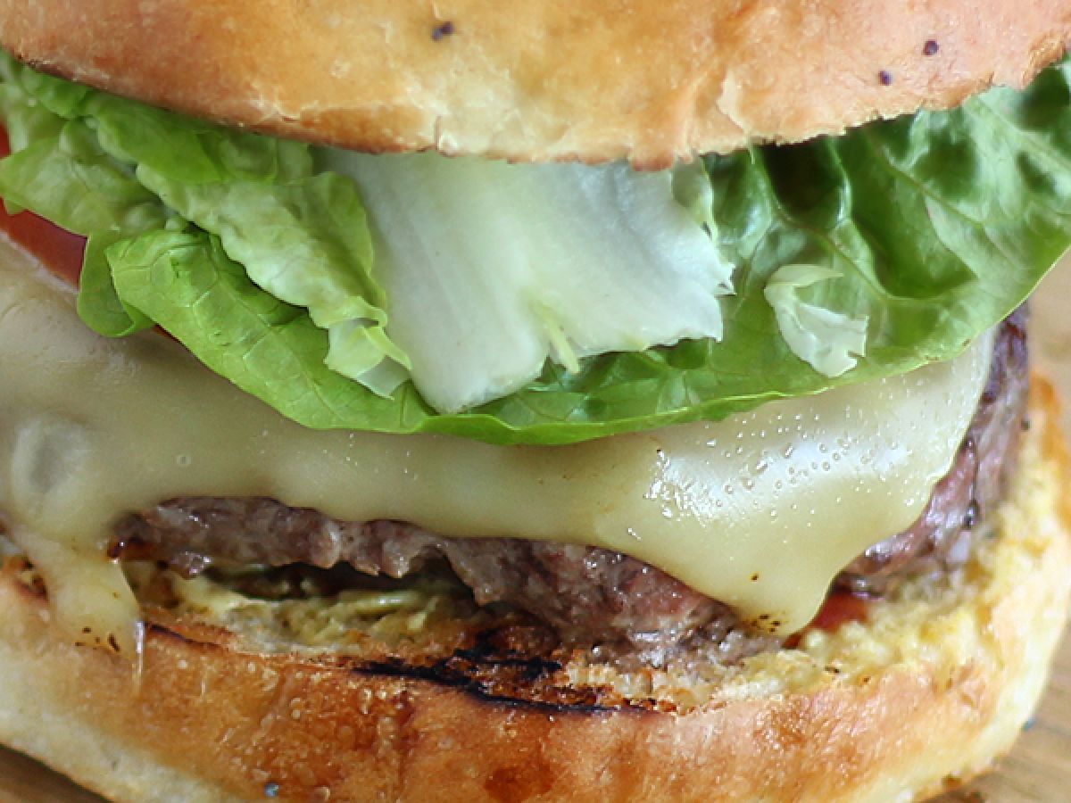 Szybki i łatwy domowy burger - zdjęcie 4